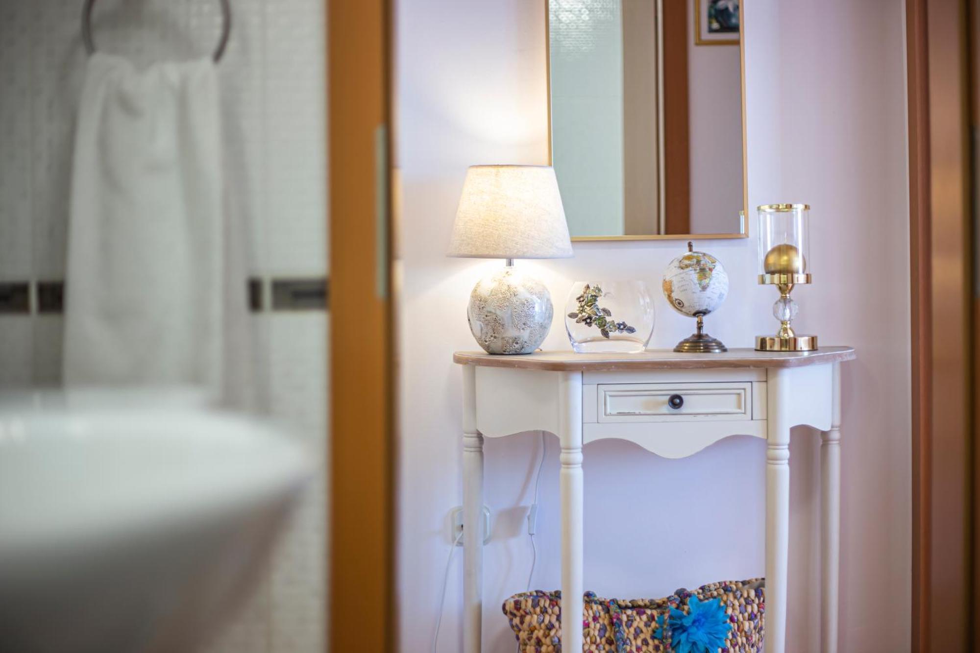 מאקרסקה Apartment Anita With Amazing Sea View מראה חיצוני תמונה