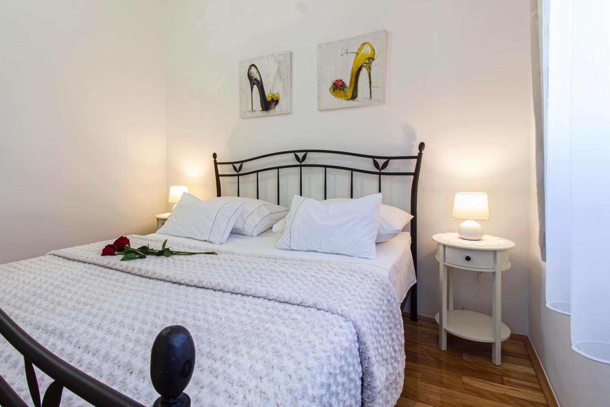 מאקרסקה Apartment Anita With Amazing Sea View מראה חיצוני תמונה