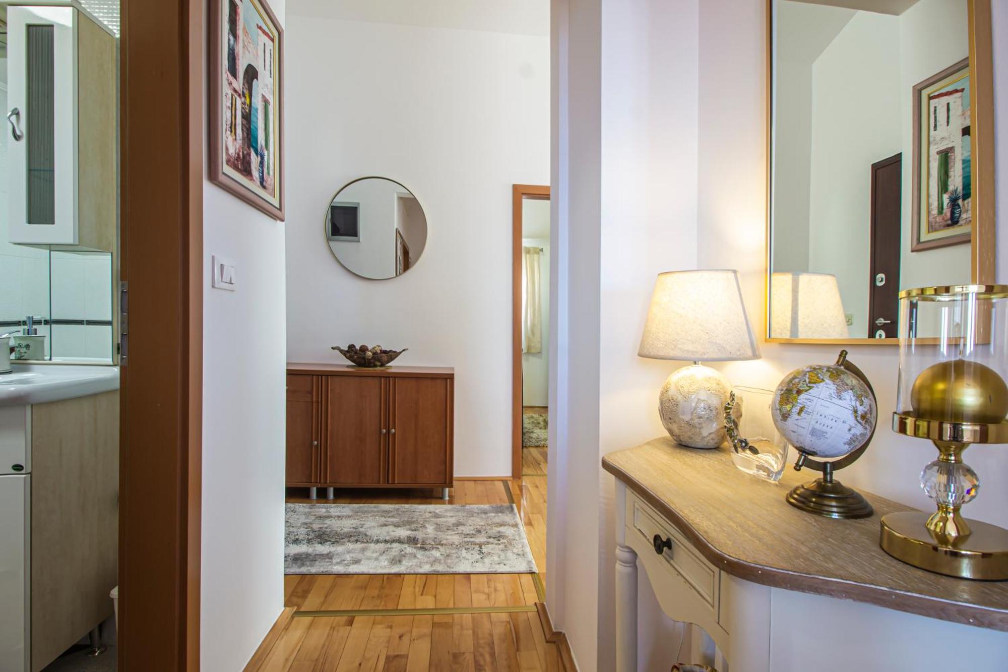 מאקרסקה Apartment Anita With Amazing Sea View מראה חיצוני תמונה