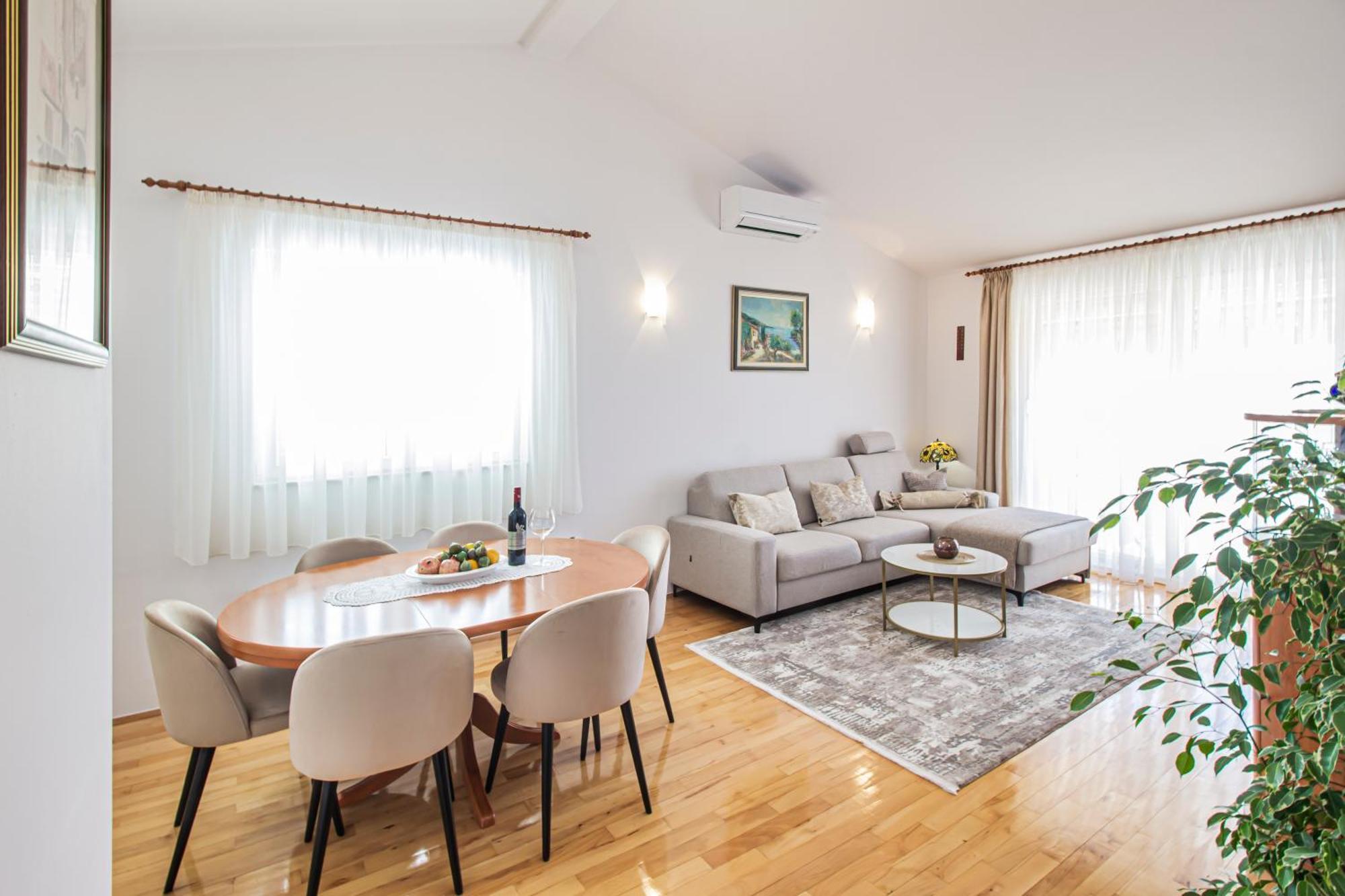 מאקרסקה Apartment Anita With Amazing Sea View מראה חיצוני תמונה