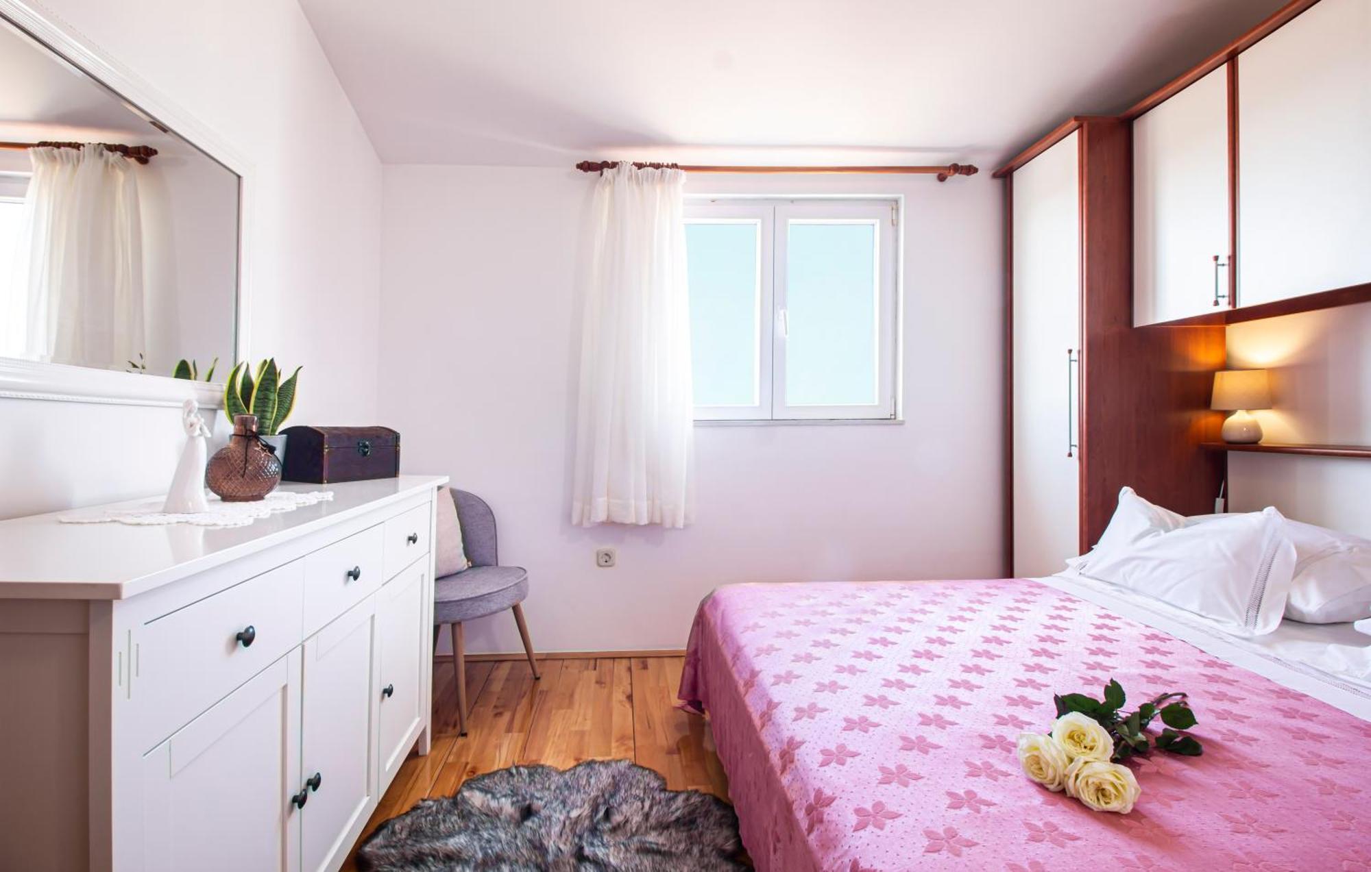 מאקרסקה Apartment Anita With Amazing Sea View מראה חיצוני תמונה