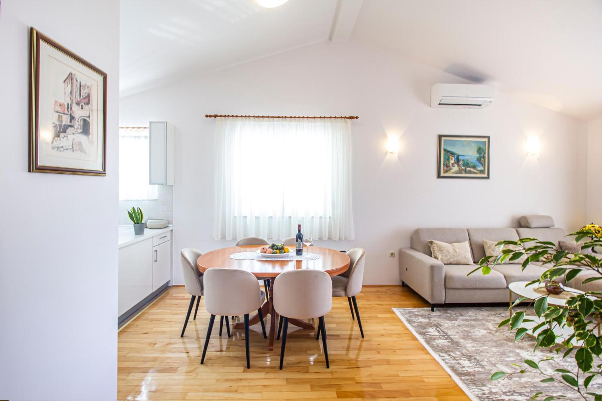 מאקרסקה Apartment Anita With Amazing Sea View מראה חיצוני תמונה