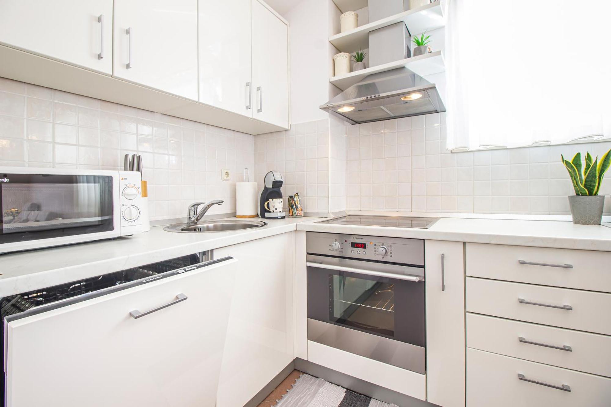 מאקרסקה Apartment Anita With Amazing Sea View מראה חיצוני תמונה