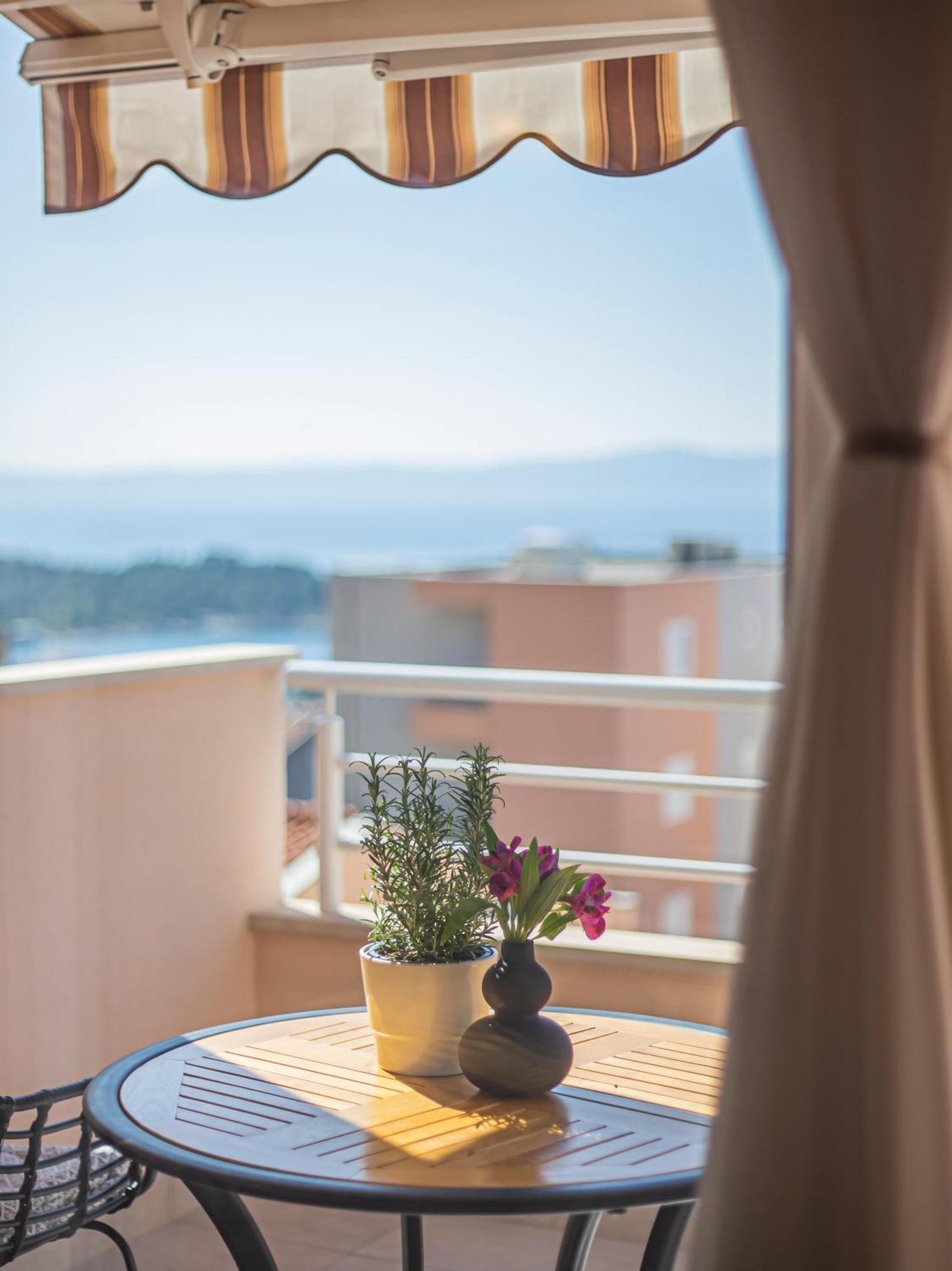 מאקרסקה Apartment Anita With Amazing Sea View מראה חיצוני תמונה