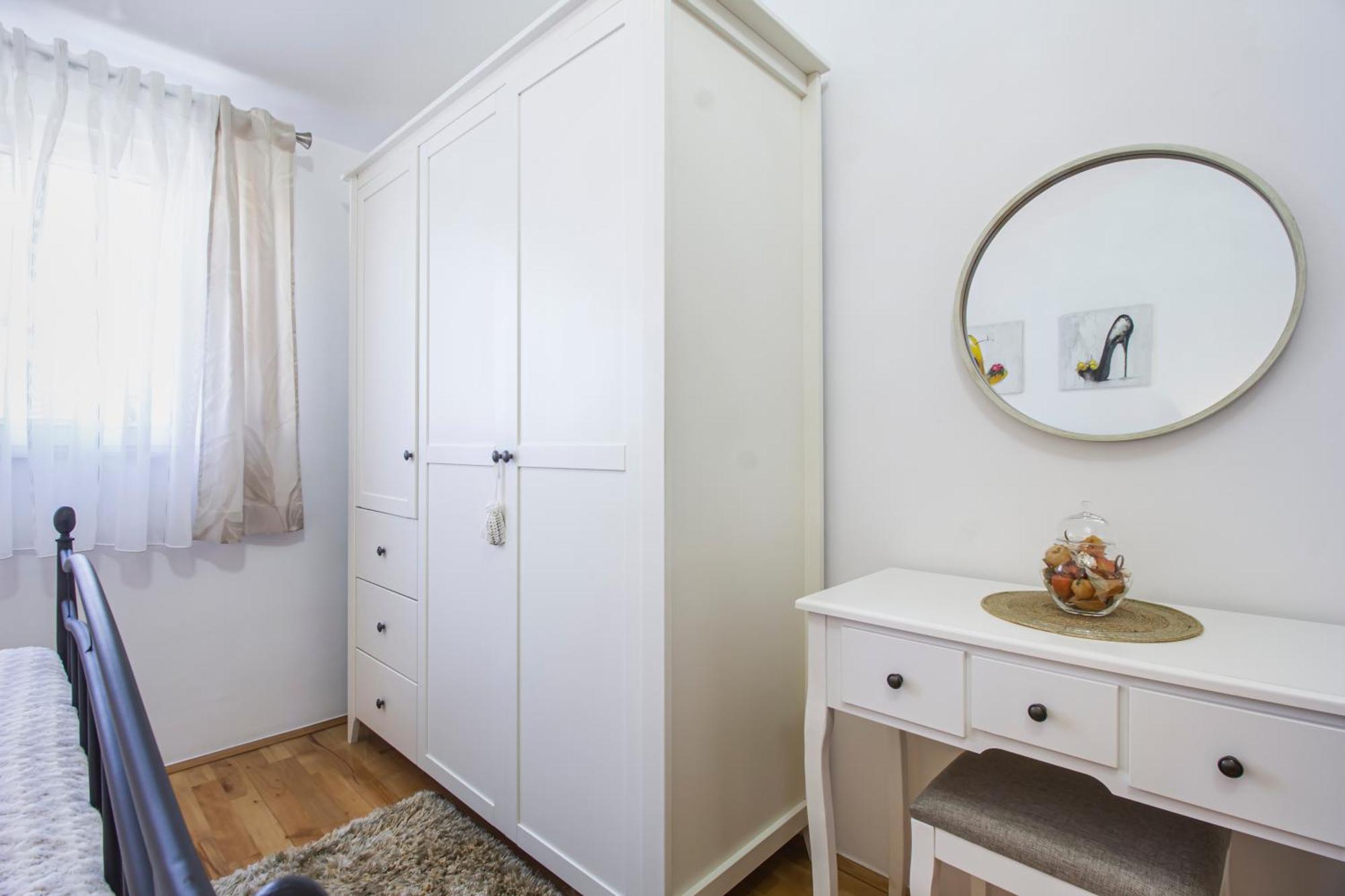 מאקרסקה Apartment Anita With Amazing Sea View מראה חיצוני תמונה