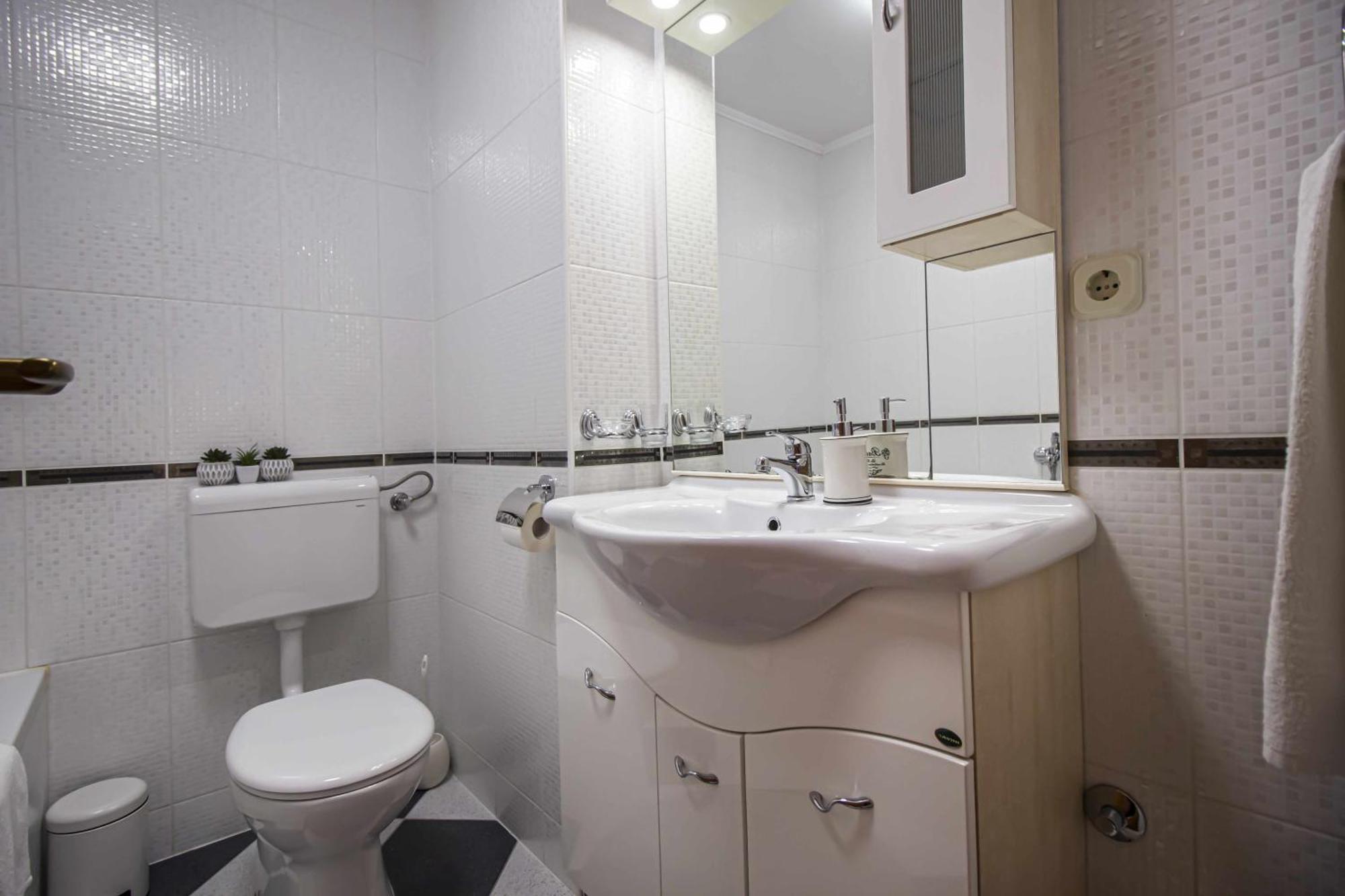 מאקרסקה Apartment Anita With Amazing Sea View מראה חיצוני תמונה